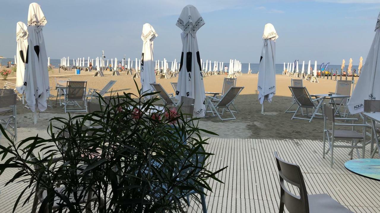 Vela Luxury Sea View Apartments - Marina Surf Năvodari Exteriör bild